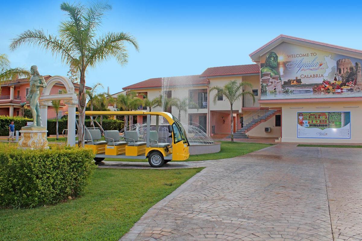Club Esse Aquilia Beach Village Badolato Marina Exterior foto
