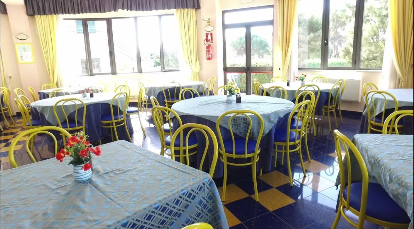 Club Esse Aquilia Beach Village Badolato Marina Exterior foto